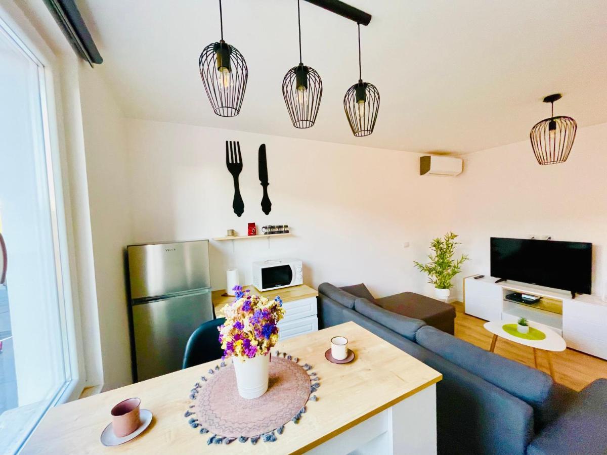 Central Apartment 2, Tiranë Ngoại thất bức ảnh